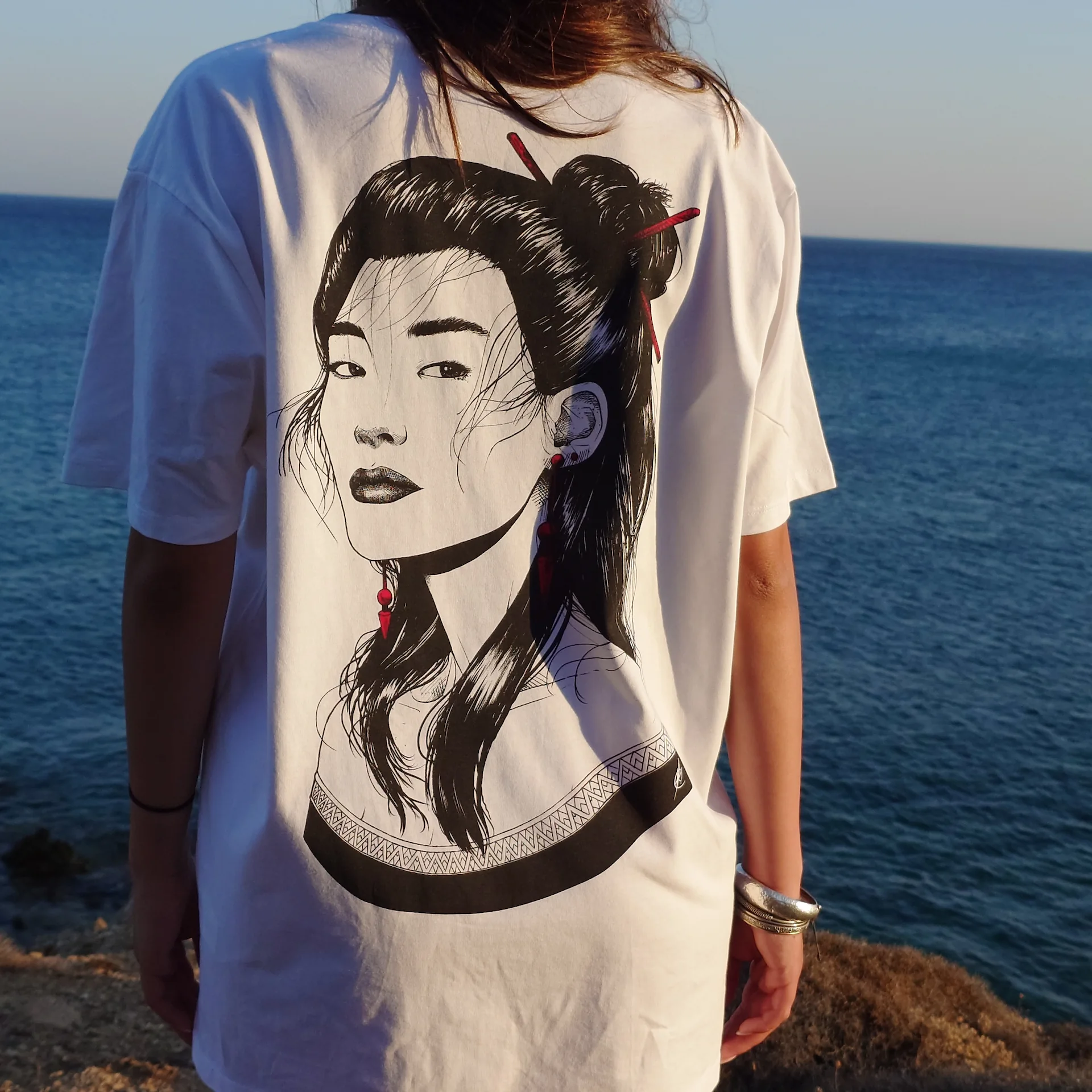 "Η Γιαπωνέζα" ft Mike Kafou